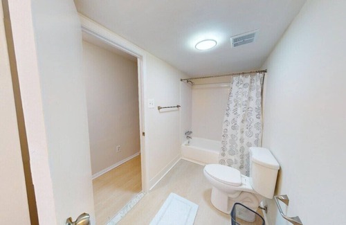 Newark Apartment | Pine Brook Apartments: Luxurious living in a stunning wooded setting