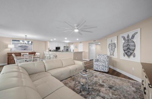 Sanibel House | Pine Cove #101