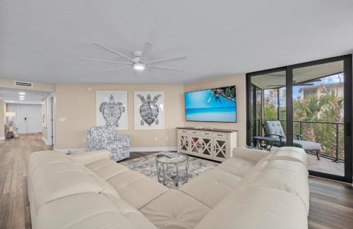 Sanibel House | Pine Cove #101
