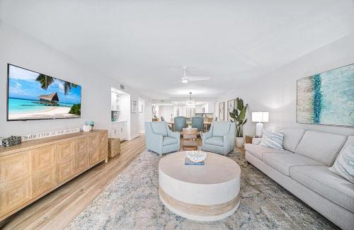 Sanibel House | Pine Cove #102