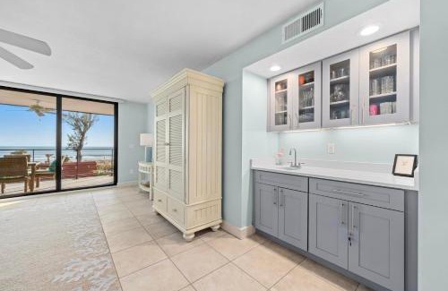 Sanibel House | Pine Cove #202