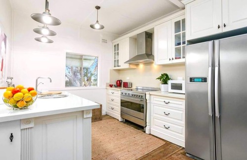 Katoomba Cottage | Pine Hill Cottage - Delightful Mountains Cottage Walking Distance to Katoomba Village