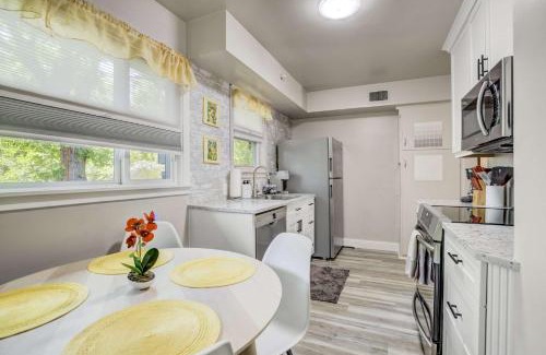 Broadmoor Apartment | Pine Hollow Cozy Downtown Stay w Fire Pit