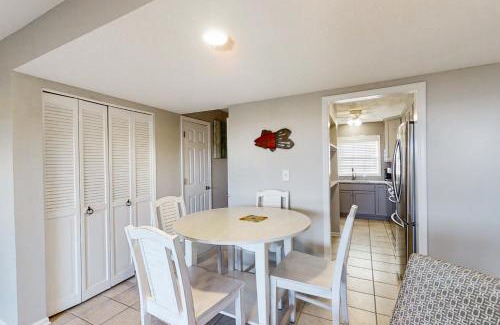 Pine Knoll Shores Apartment | Pine Knoll Townes #2