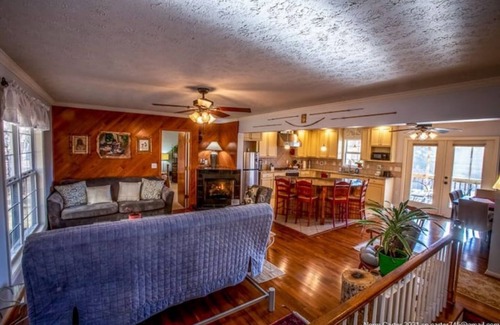 Afton House | Pine Meadow Retreat