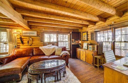 Frazier Park House | Pine Mountain Club Log Cabin with Resort Amenities!