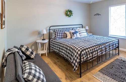 Oakhurst House | Pine Place