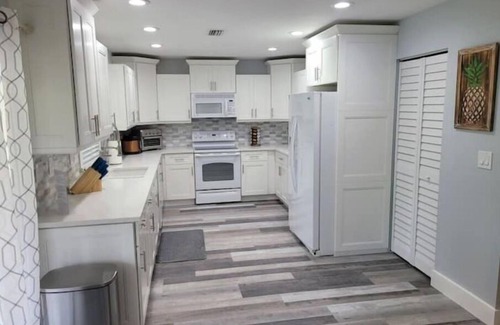 Naples House | Pine ridge model flat lower unit
