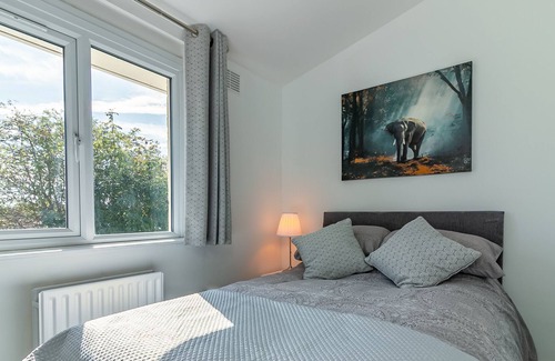 Stevenage House | Pine Room - Hillcrest Lodge