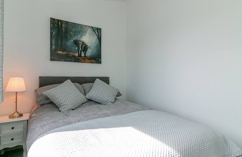 Stevenage House | Pine Room - Hillcrest Lodge