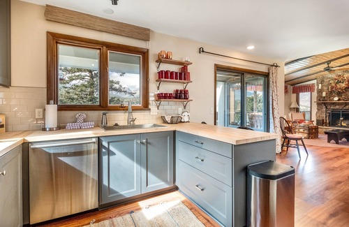 Windcliff Estates House | Pine Solo Vacation Home at Windcliff