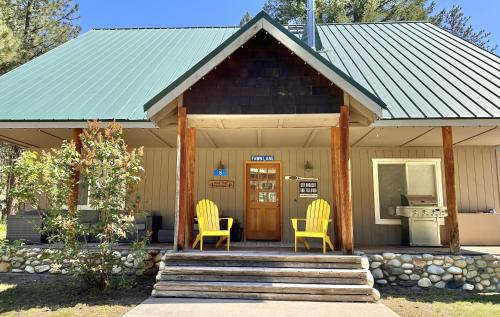 Leavenworth House | Pine Tree Cottage by NW Comfy Cabins