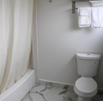 City Center Medford Hotel | Pine Tree inn