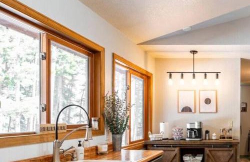 Black Hawk House | Pine Tree Lodge