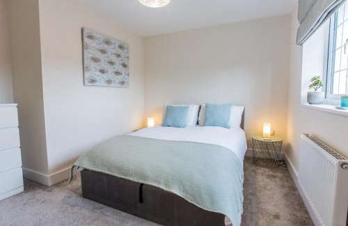 Birdham House | Pine Trees - 4 bed home in The Witterings