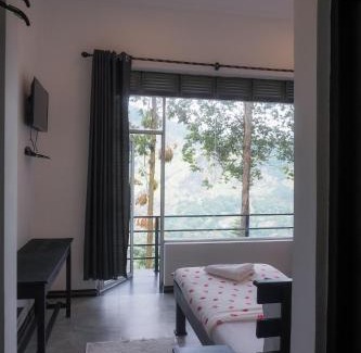Ambagollapathana House | Pineapple Hills Ella