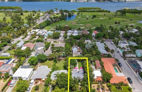 Parrot Cove House | Pineapple House - Parrot Cove