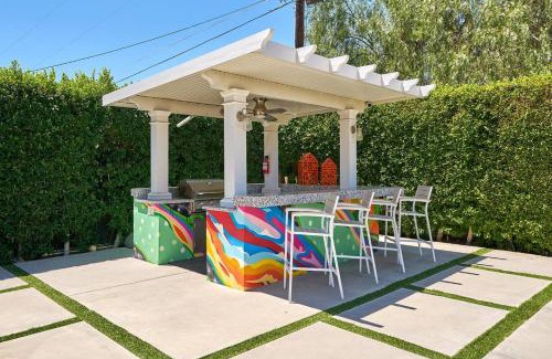 Palm Springs House | Pineapple Splash! Complete Privacy! Salt Pool!