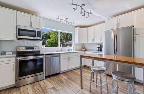 Sarasota House | Pineapples House- POOL private SOUTH facing HOT TUB close to BEACHES- walkable