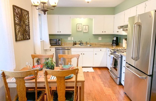Woodland Park House | Pinecone Cottage: Hot Tub, Fireplace, Fire pit