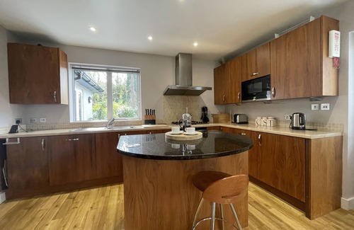 Keswick Cottage | Pinecroft - sleeps 5 guests in 3 bedrooms