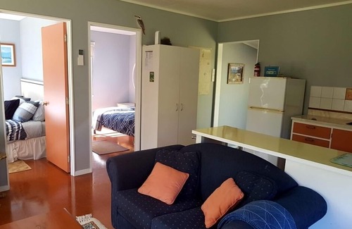 Katikati Cottage | Pinehaven Riverside Cottage - Escape the Rat Race