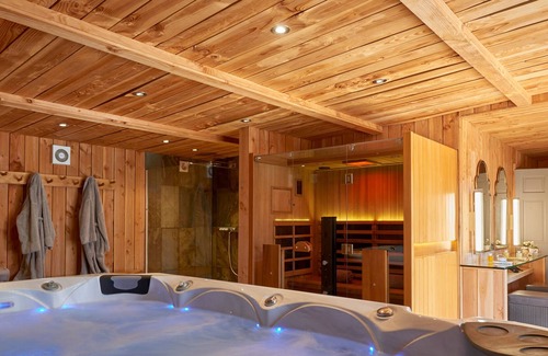 Llansantffraid-ym-Mechain Cabin | PINELANDS, family friendly in Llansantffraidd-Ym-Mechain