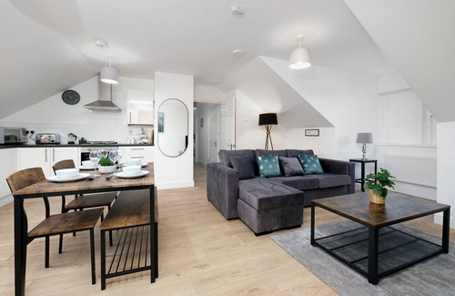 Iver Apartment | Pinewood 1 Bedroom Apartment 05 By Arista Living
