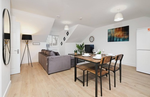 Iver Apartment | Pinewood 1 Bedroom Apartment 05 By Arista Living
