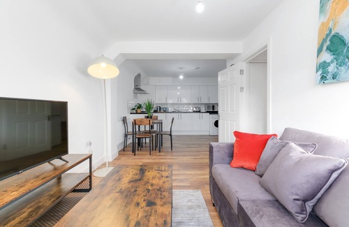Iver Apartment | Pinewood 1 Bedroom Apartment B By Arista Living
