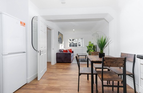 Iver Apartment | Pinewood 1 Bedroom Apartment B By Arista Living