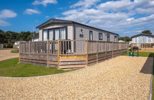 Wells-next-the-Sea Cabin | Pinewoods Beach Luxe no.4 – dog friendly