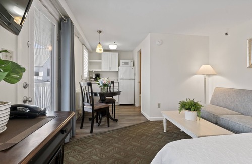 Ogunquit Cottage | Pink Blossom Family Resort