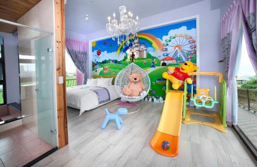 Dongshan House | Pink Castle House