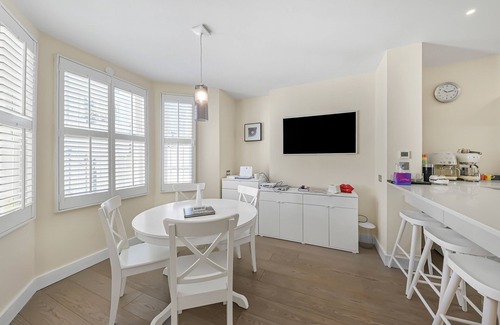 Little Venice Apartment | Pink Floyd London Roots – Stylish 3BR Maida Vale Flat Near Notting Hill & Pad