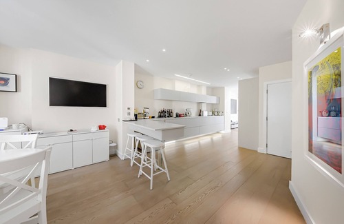 Little Venice Apartment | Pink Floyd London Roots – Stylish 3BR Maida Vale Flat Near Notting Hill & Pad