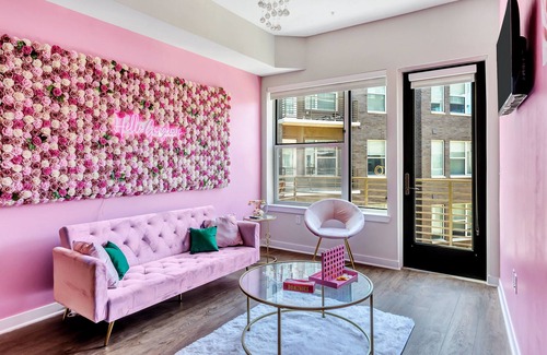 Cityplace Apartment | Pink Rose, IG Worthy High-Rise in Downtown Dallas