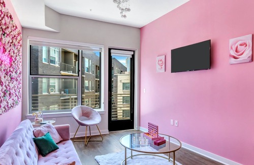 Cityplace Apartment | Pink Rose, IG Worthy High-Rise in Downtown Dallas