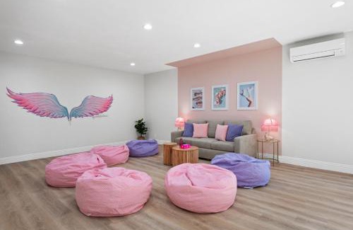 Desert Hot Springs House | PinkBlissHouz - Pool, Spa, Firepit, Themed Rooms by MariamsBnb