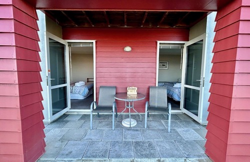 Nelson Apartment | Pinnacle Apartment - Affordable Nelson Apartment with 2 Bedrooms & Views!