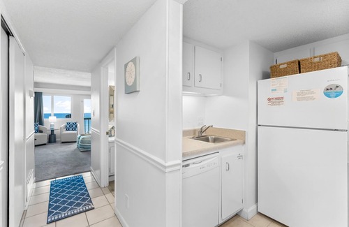 Sunnyside Condo | Pinnacle Port by Panhandle Getaways