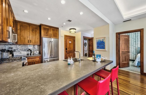 Lakeside Park Condo | Pinnacle Stateline Resort, BBQ, Hot Tub, Pool Zalanta #214