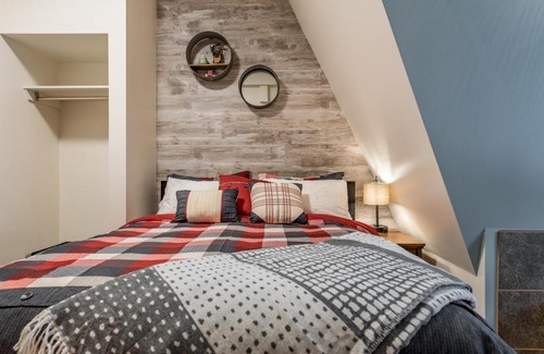 Silver Star Mountain Apartment | Pinnacles Hawk's Nest