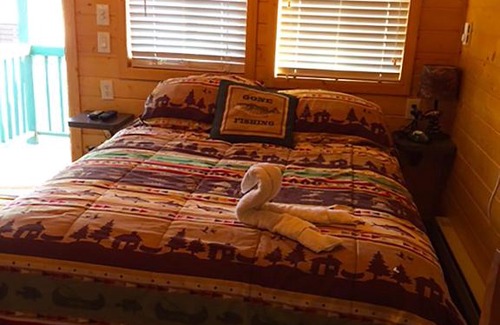 Lincoln Acres Resort | Pio Pico Camping Resort Studio Cabin 7