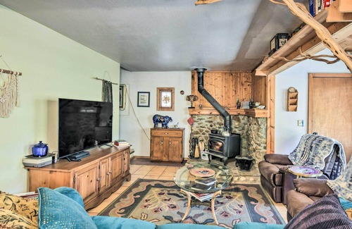 Glencoe Cabin | Pioneer Cabin Retreat w/ Grill & Mtn Views!
