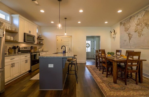 Auburn House | Piper on the Plains: Near Campus
