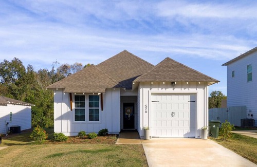 Auburn House | Piper on the Plains: Near Campus
