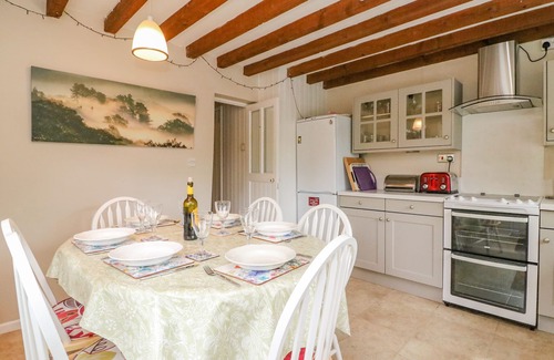 Bridport Cottage | Pippins Loders