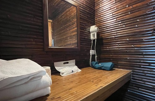 Zhushan Bed & Breakfast | Pirate