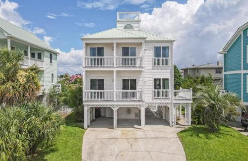 Oceanmarsh Subdivision House | Pirate